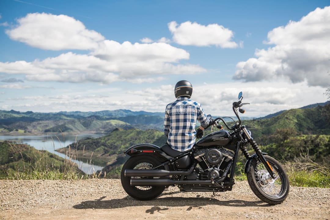 découvrez l'univers fascinant des motos : des conseils d'achat aux astuces d'entretien, en passant par les dernières tendances et modèles. plongez dans la culture de la moto et préparez-vous à vivre des aventures sur deux roues!