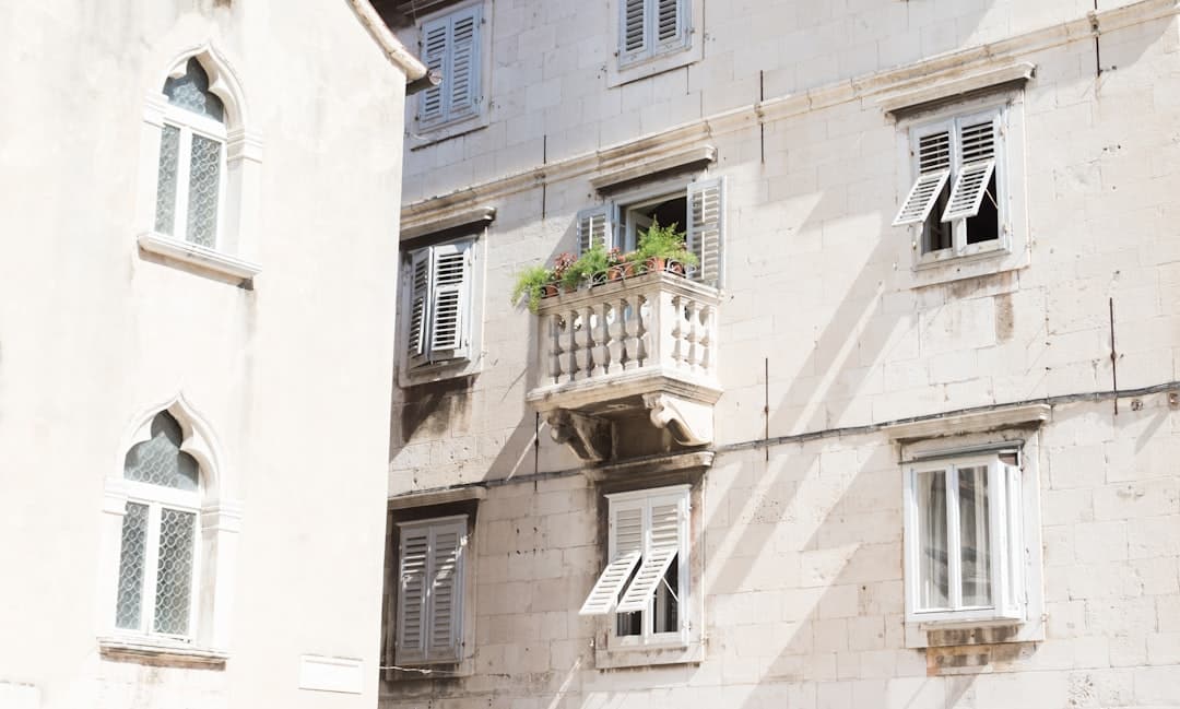 découvrez nos conseils et inspirations pour aménager votre balcon, un espace de détente et de convivialité en plein air. que vous ayez un petit ou un grand balcon, trouvez des idées pour créer un coin de paradis chez vous.